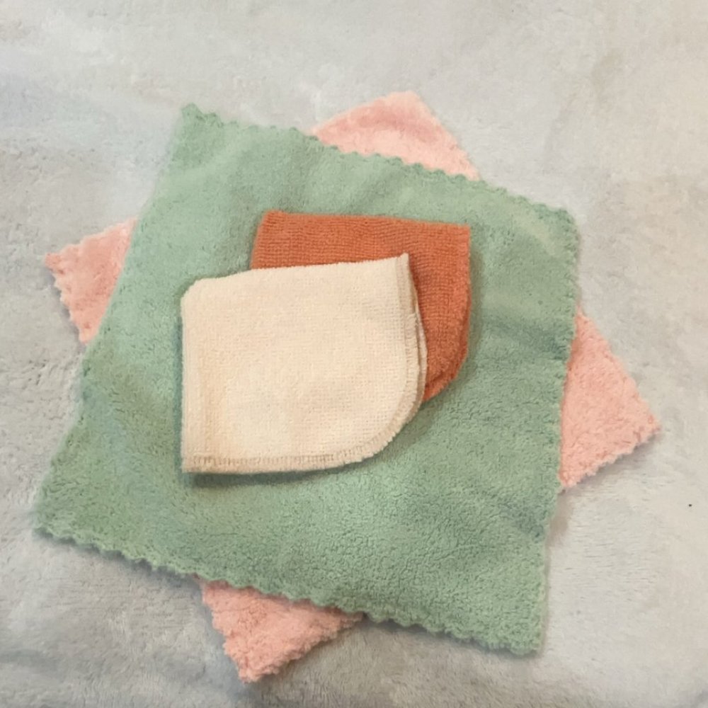 Brand New Towel Bundle from Modern Baby - Softest Towels Around!